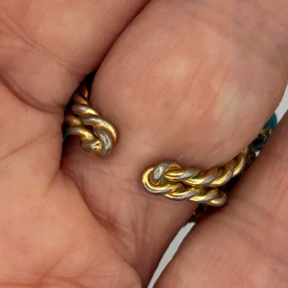 Elegant Vintage Gold and Turquoise Statement Ring - Picture 8 of 10